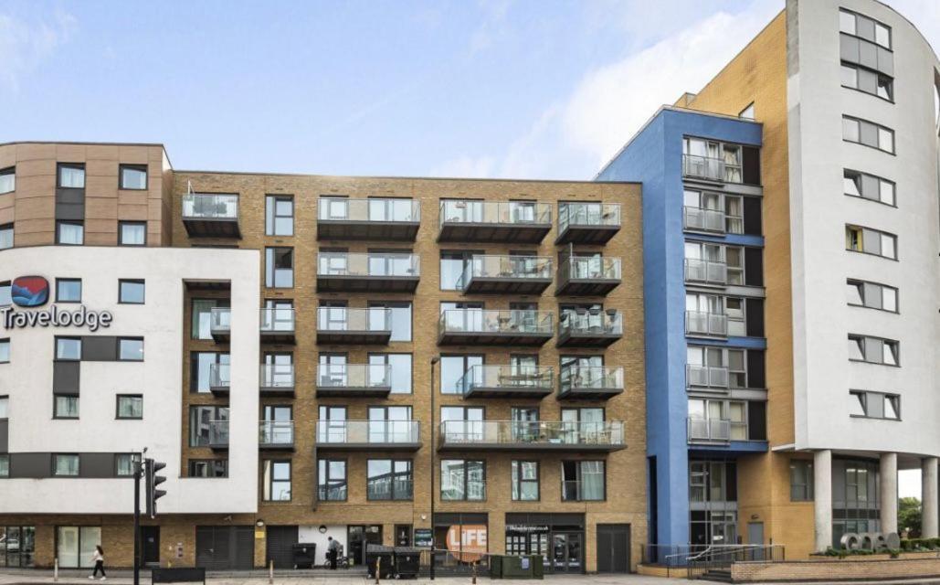 Luxurious Dlr Apartment London Kültér fotó