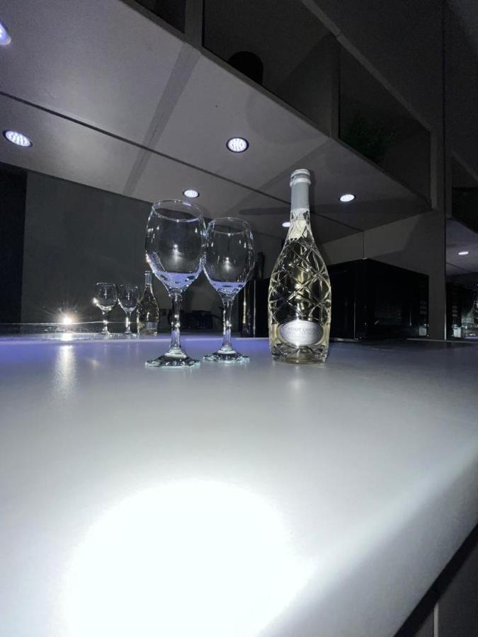 Luxurious Dlr Apartment London Kültér fotó