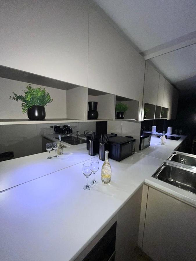 Luxurious Dlr Apartment London Kültér fotó
